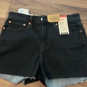 NWT Levi’s black high rise shorts